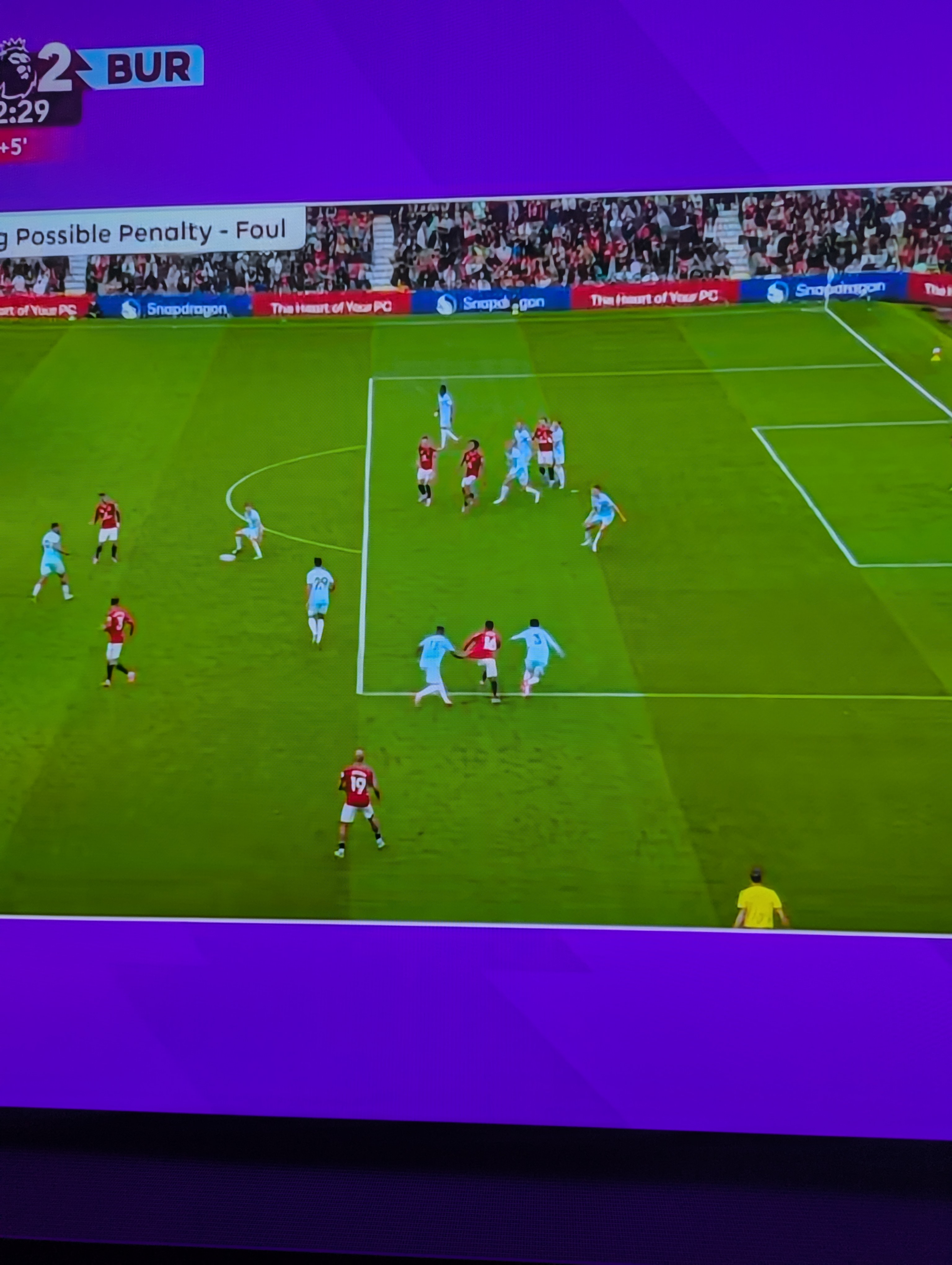 Mu-burnley-pen